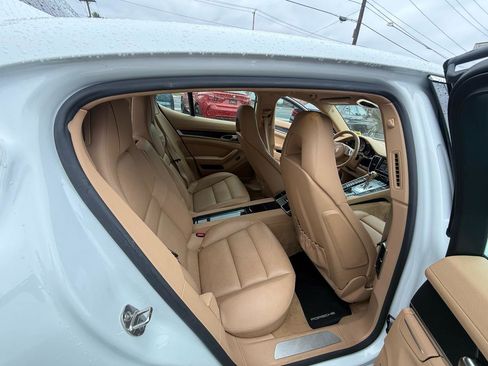 Used 2014 Porsche Panamera S image 24