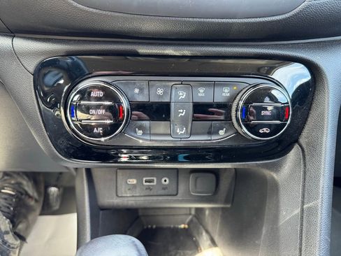 Used 2020 Buick Encore GX Essence w/ Sport Touring Package image 18