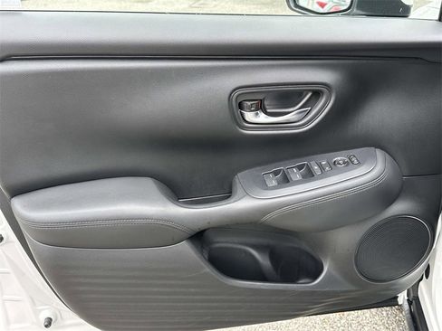 Used 2023 Honda HR-V LX image 13