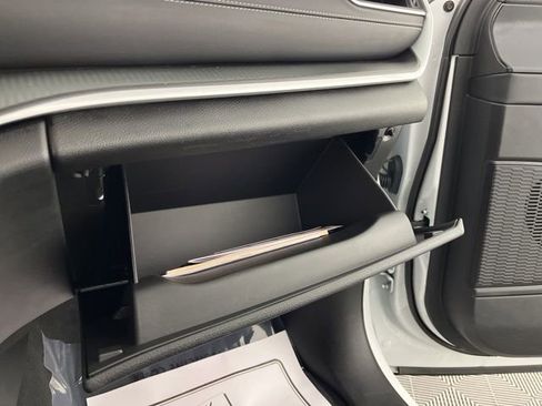 Used 2024 Jeep Grand Cherokee L Laredo image 41