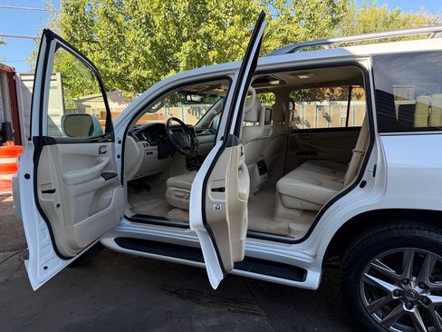 Used 2013 Lexus LX 570 4WD w/ Luxury Pkg image 94