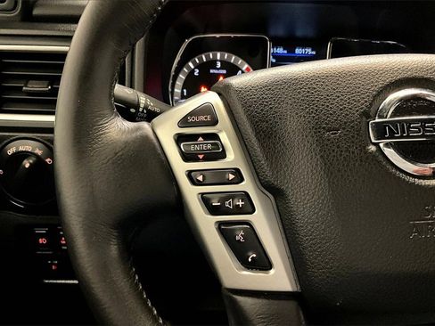 Used 2019 Nissan Titan SV w/ SV Convenience Package image 12