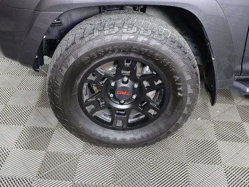 Used 2021 Toyota 4Runner Venture w/ Moonroof Package AWD/4WD image 19