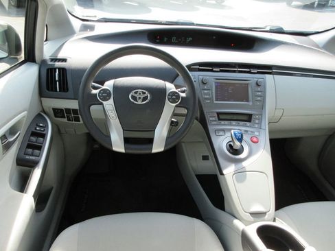 Used 2015 Toyota Prius Two image 14