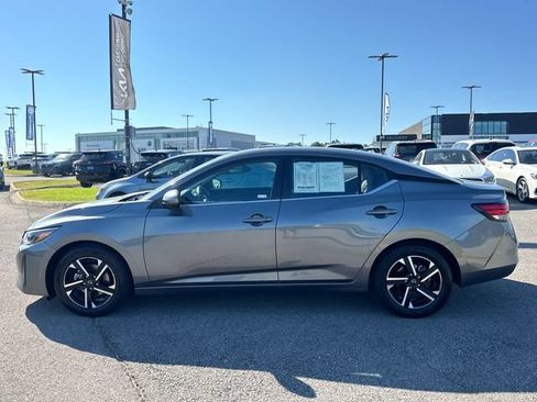 Used 2024 Nissan Sentra SV FWD image 2