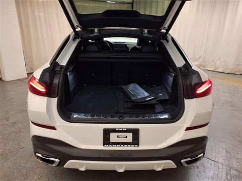 Certified 2023 BMW X6 xDrive40i w/ M Sport Package image 12
