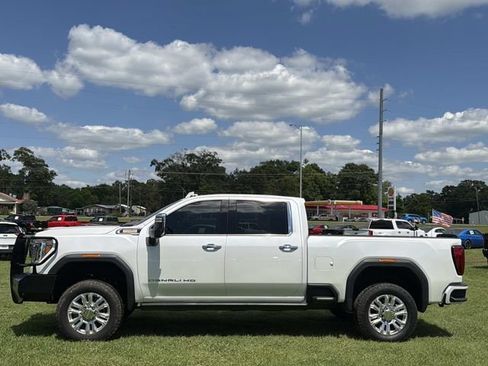 Used 2022 GMC Sierra 3500 Denali w/ Technology Package AWD/4WD image 12