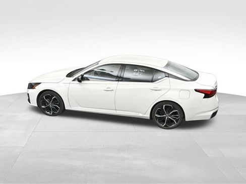 Used 2024 Nissan Altima 2.5 SR image 19