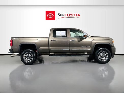 Used 2015 GMC Sierra 2500 Denali w/ Duramax Plus Package AWD/4WD image 2