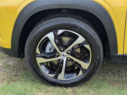Used 2024 Chevrolet Trax RS FWD image 12