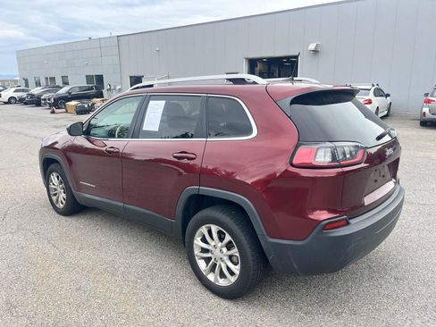 Used 2019 Jeep Cherokee Latitude w/ Cold Weather Group FWD image 5