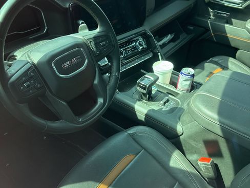 Used 2023 GMC Sierra 1500 AT4 w/ Technology Package image 5