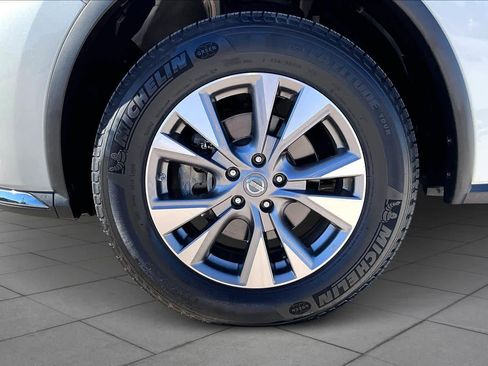 Used 2017 Nissan Murano S w/ Navigation Package image 10