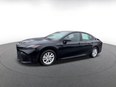 Used 2025 Toyota Camry LE image 8