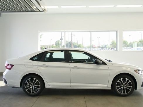 New 2025 Volkswagen Jetta Sport image 7