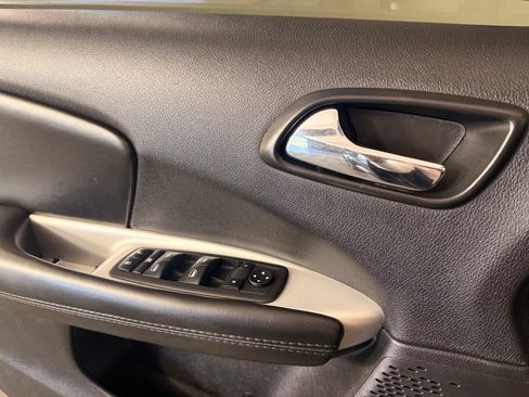Used 2019 Dodge Journey SE w/ Connectivity Group FWD image 19