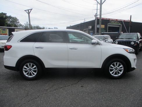Used 2020 Kia Sorento FWD V6 image 5