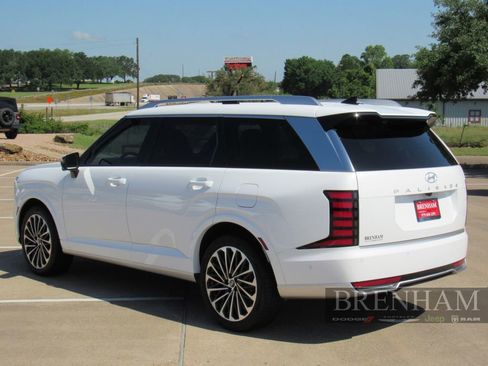 Used 2026 Hyundai Palisade Calligraphy FWD image 3