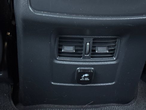 Used 2017 Nissan Titan SL AWD/4WD image 41