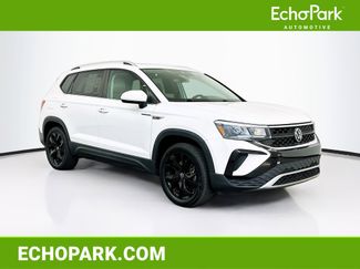 Used 2022 Volkswagen Taos SE w/ Panoramic Sunroof Package video 1