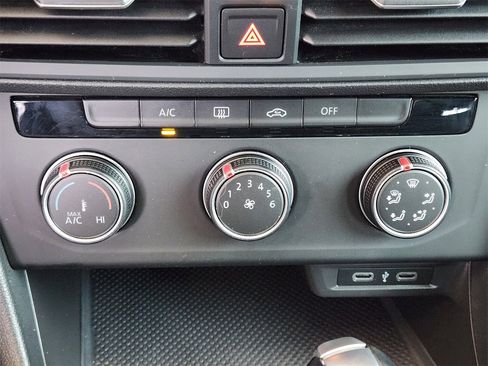 Used 2020 Volkswagen Jetta S image 18