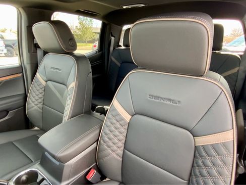 New 2026 GMC Canyon Denali image 29