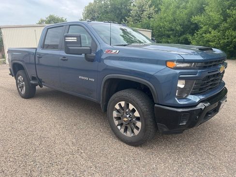 Used 2025 Chevrolet Silverado 2500 Custom w/ Custom Value Package AWD/4WD image 9