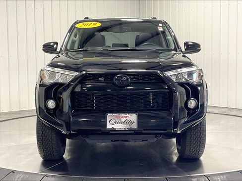 Used 2019 Toyota 4Runner SR5 Premium image 2