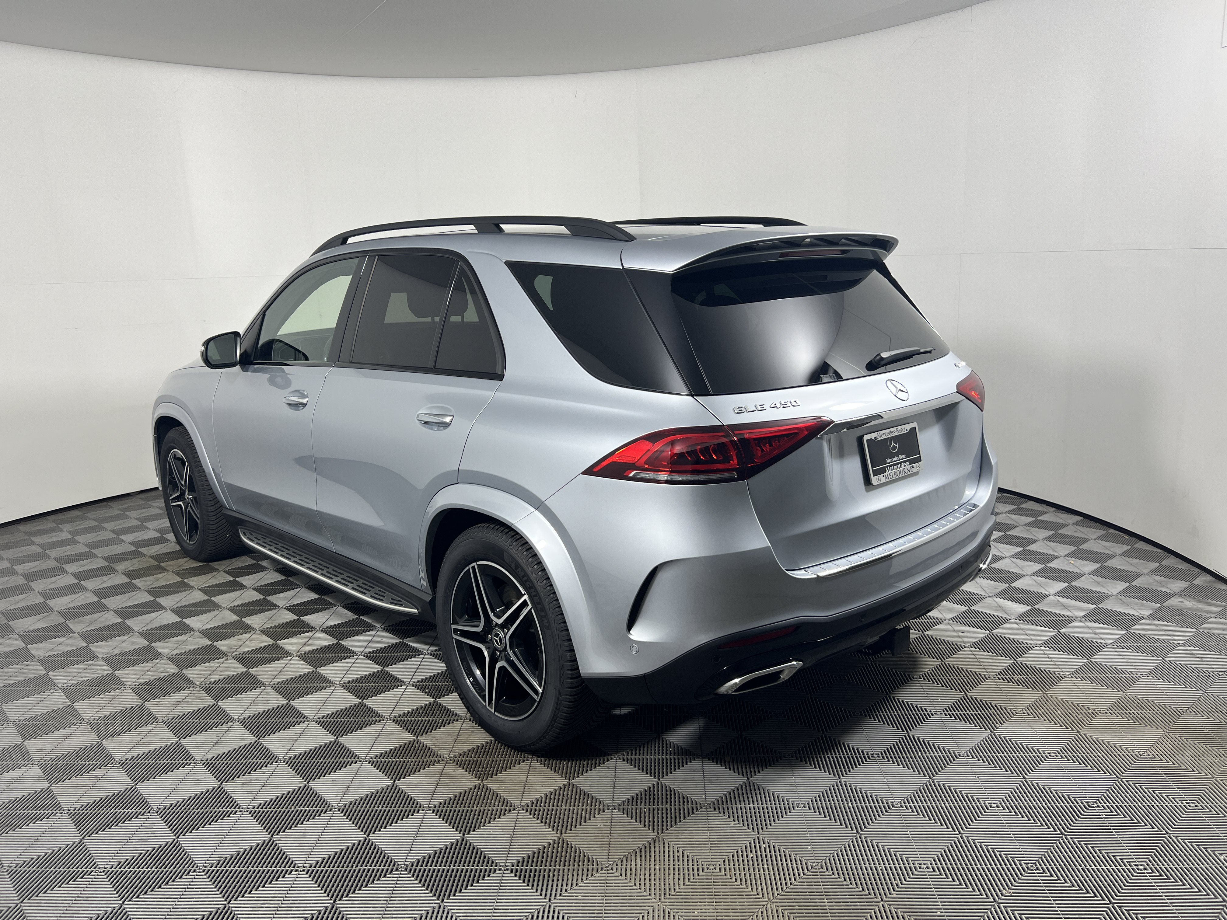 Used 2023 Mercedes-Benz GLE 450 4MATIC image 3