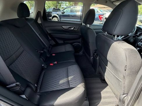 Used 2019 Nissan Rogue SV AWD/4WD image 23