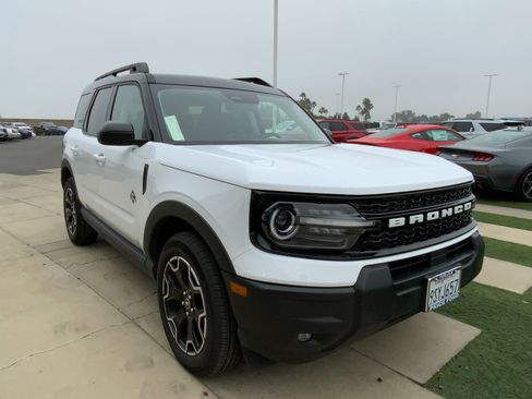 Used 2025 Ford Bronco Sport Outer Banks image 6