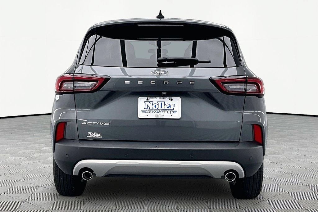 Used 2024 Ford Escape Active w/ Tech Pack #2 FWD image 4