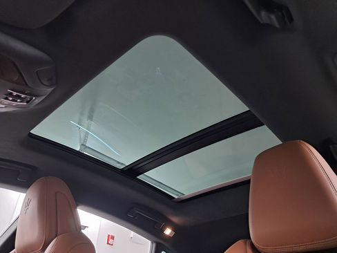 Used 2021 Maserati Levante S GranSport image 13