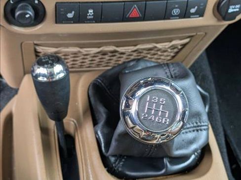 Used 2016 Jeep Wrangler Unlimited Sahara w/ Connectivity Group AWD/4WD image 13