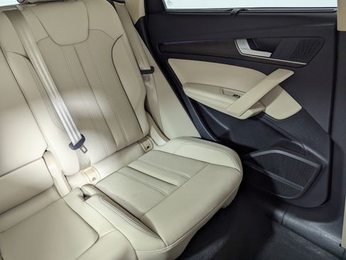 Certified 2024 Audi Q5 2.0T Prestige image 14