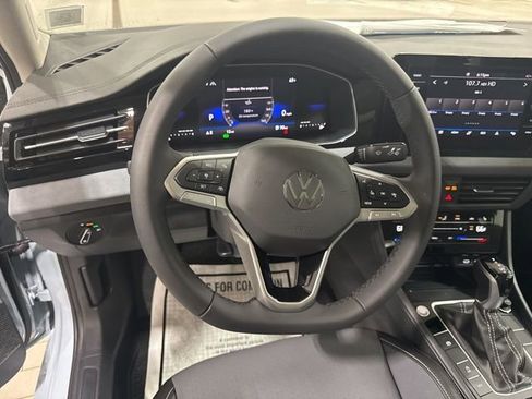 New 2026 Volkswagen Jetta SE image 10