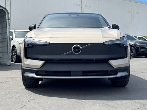 New 2026 Volvo EX30 Cross Country Ultra w/ Protection Package Premier AWD/4WD image 10