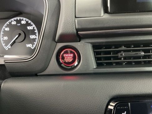 Used 2025 Honda Pilot TrailSport image 23