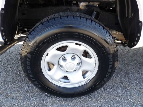 Used 2022 Toyota Tacoma SR image 54