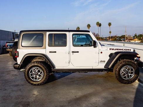 New 2025 Jeep Wrangler Unlimited Rubicon image 13