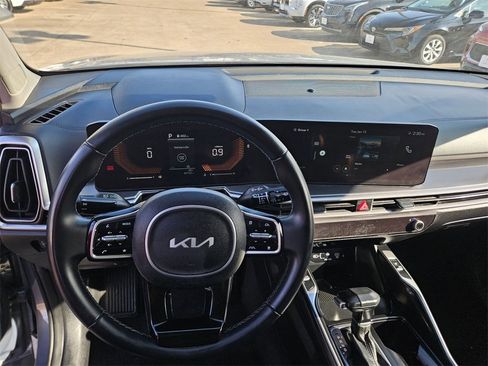 Used 2024 Kia Sorento S image 18