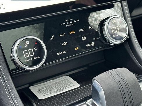 New 2024 Jaguar F-PACE R-Dynamic S AWD/4WD image 11