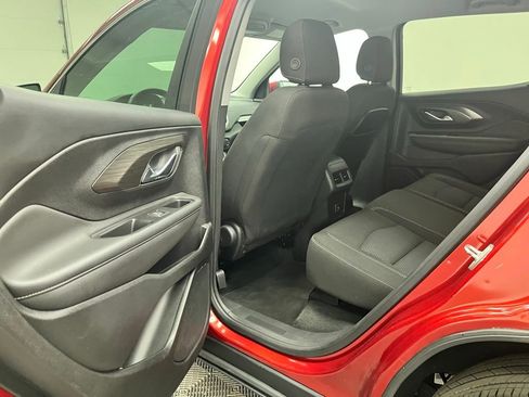Used 2023 GMC Terrain SLE FWD image 37