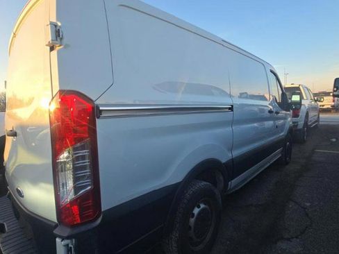 Used 2018 Ford Transit 250 130 Low Roof image 2