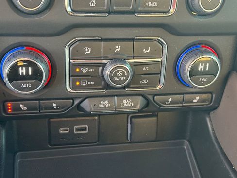 Used 2024 Chevrolet Tahoe Z71 w/ Z71 Off-Road Package image 16