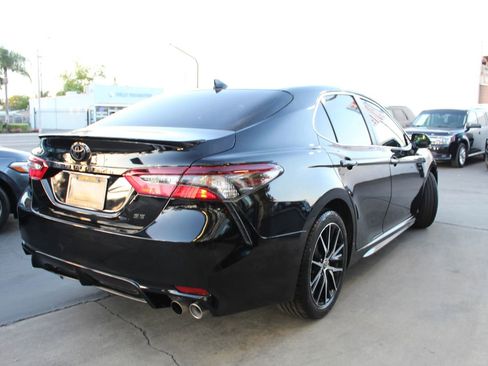 Used 2023 Toyota Camry SE image 5