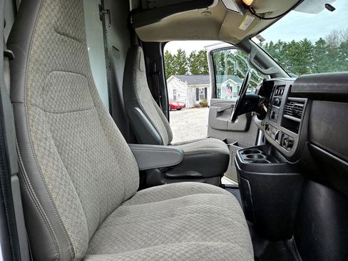 Used 2021 Chevrolet Express 3500 w/ Power Convenience Package image 33