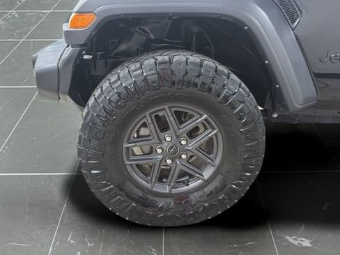 Used 2024 Jeep Wrangler Unlimited Sport AWD/4WD image 24