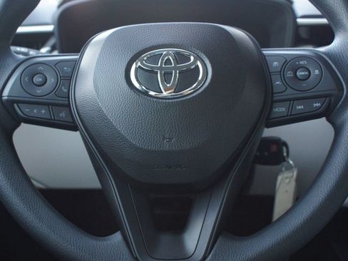 Certified 2026 Toyota Corolla Cross L FWD image 5