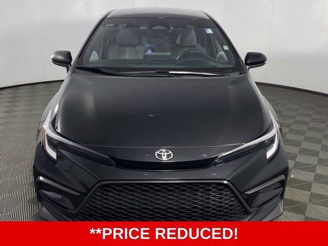 Used 2025 Toyota Corolla SE FWD image 2